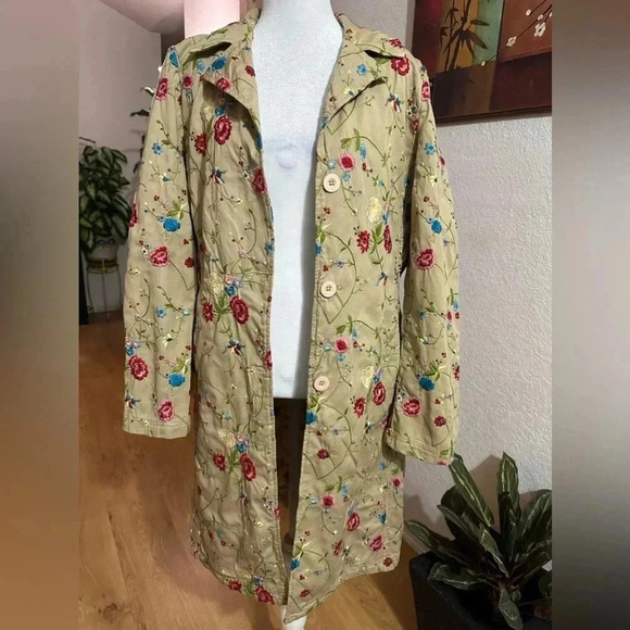 Light blue beautiful tan embroidered flowers long jacket 💐 🌸 size M - Picture 2 of 14